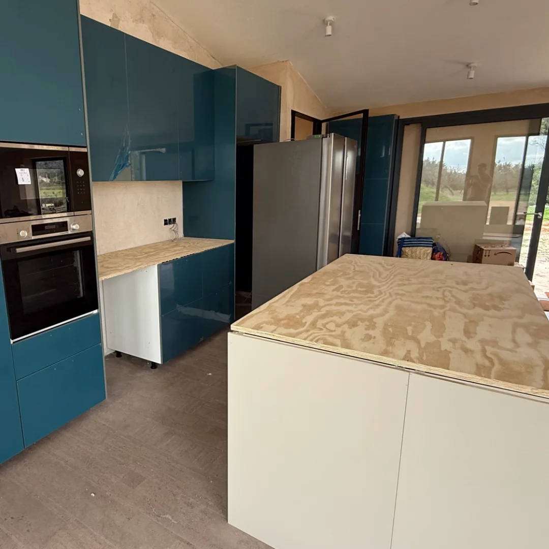 Nuestros trabajos FyR Construcciones y Reformas Mallorca muebles montaje 06